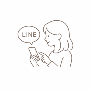 LINEメッセージを送る女性